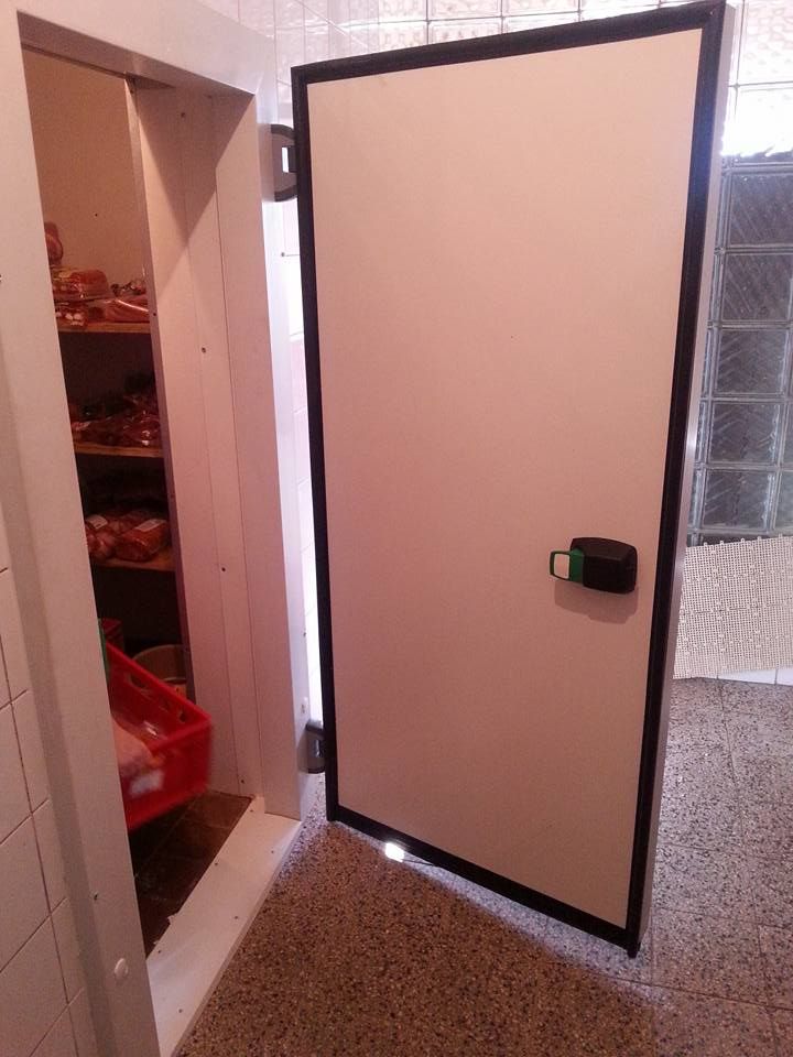 Montáž chladiarenských dverí – Doors & PUR panels